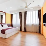 Oyo 90892 L&E Hotel