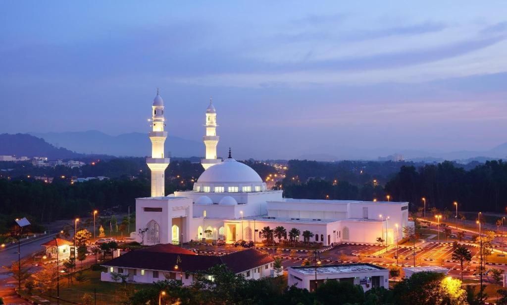 Oyo 90892 L&e Hotel Seremban