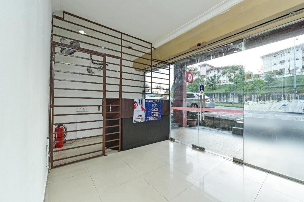 Hotel Oyo 90892 L&e Seremban
