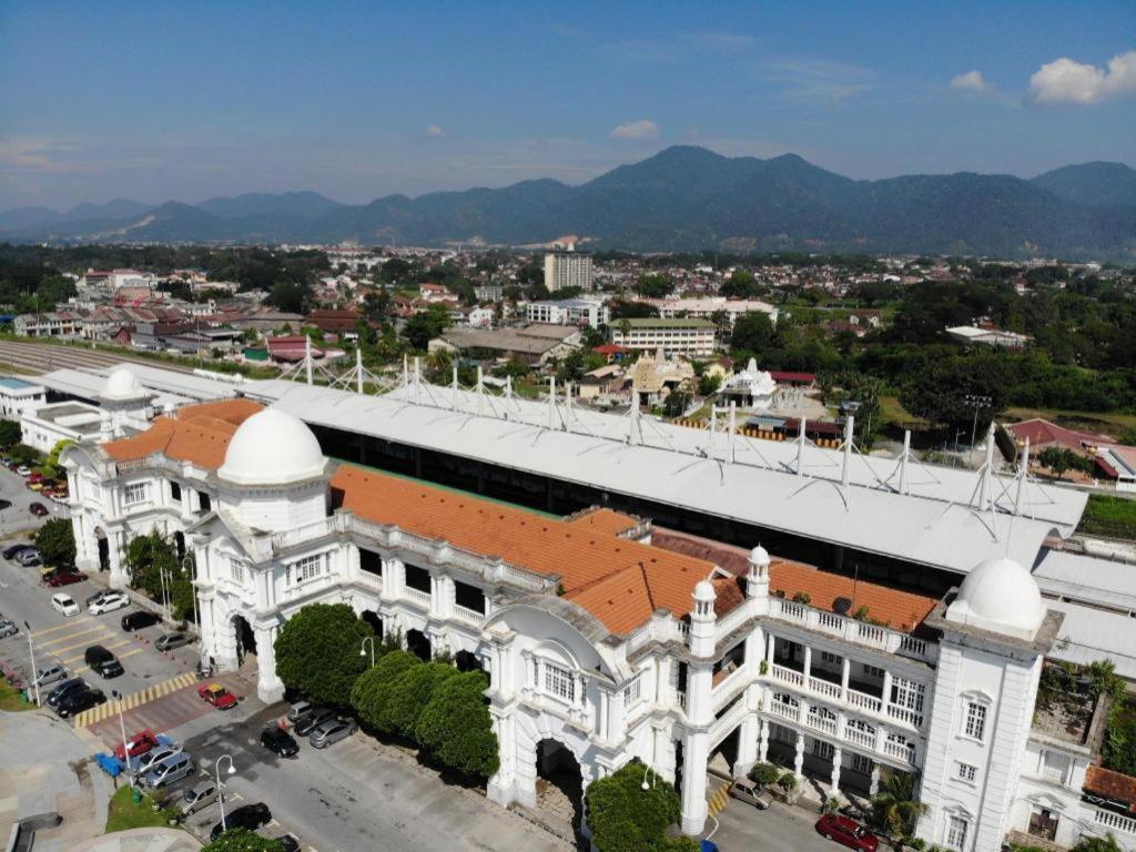 Hotel Oyo 90892 L&e