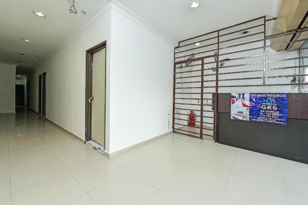 Oyo 90892 L&e Hotel